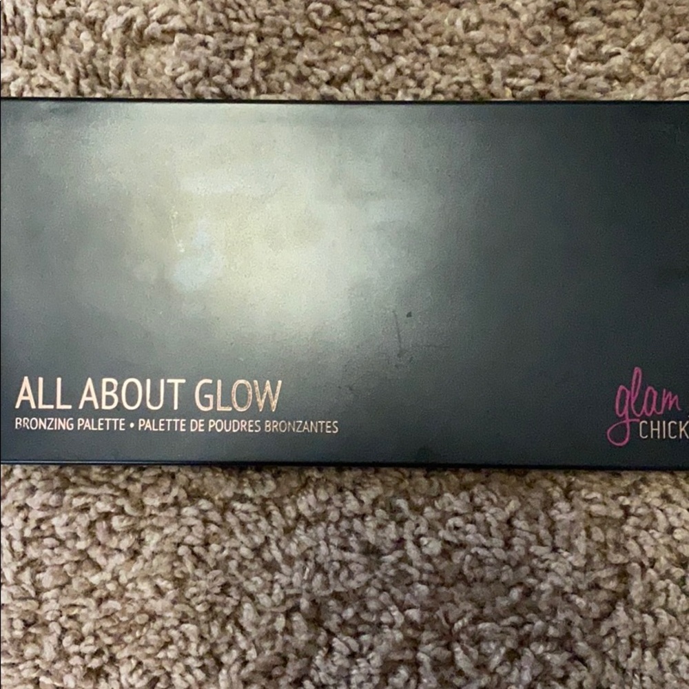Glam chick bronzing makeup palette